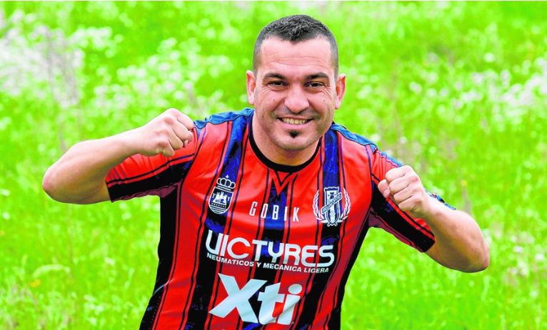 💥NOTICIÓN💥
La Junta Municipal de Churra en Pleno Extraordinario celebrado anoche, a petición de la Junta Directiva de la EDMF CHURRA, ha cambiado el nombre del campo de fútbol pasando a denominarse CAMPO MUNICIPAL DE FÚTBOL ADRIAN HERNANDEZ “Patiya”.