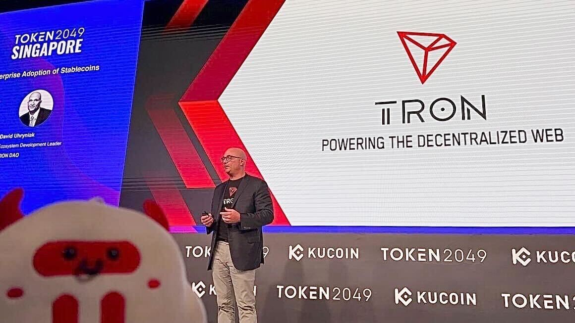 trondao's tweet photo. Day 2 of #TOKEN2049: @UhryniakDave dives deep into #TRON's GLOBAL takeover! 🔥

Not just here or there, we're EVERYWHERE! 🌍 https://t.co/mdWatttPMf