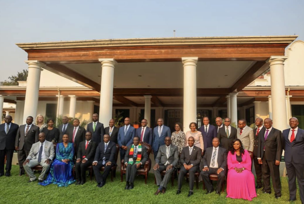 This week, my Cabinet Ministers were sworn in.
This is the government that will bring prosperity to Zimbabwe.
This is the government working for you 🇿🇼