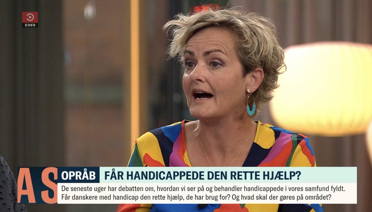 Gode takter fra <a href="/RosenkrantzT/">Rosenkrantz-Theil</a> i Aftenshowet. Politikerne bærer et afgørende ansvar for den manglende retssikkerhed på handicapområdet, påpeger hun. Enig! Og det er på høje tid til at gå fra “blah blah blah” til reel handling. #dkpol Vi har løsninger ➡️ muskelsvindfonden.dk/politik-og-for…