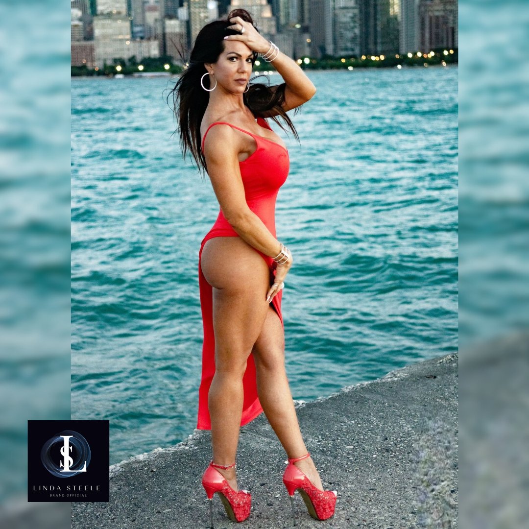 steelelinda2022's tweet photo. Step into your Friday with confidence and flair - like you're wearing red heels on a runway!" 💃👠

 #FunShoeFriday #RedHeelsVibes #teamsteele #heels #highheels #heelsaddict #positivevibes #fridayvibes #onlygoodvibes #funshoes #positiveenergy #wellness #wellnesscoach #fashion https://t.co/r99nzIljjG