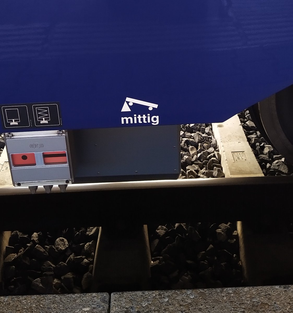 Weiss jemand, was das bedeutet? #raetsel #wasbedeutetdas #sbb #mittig