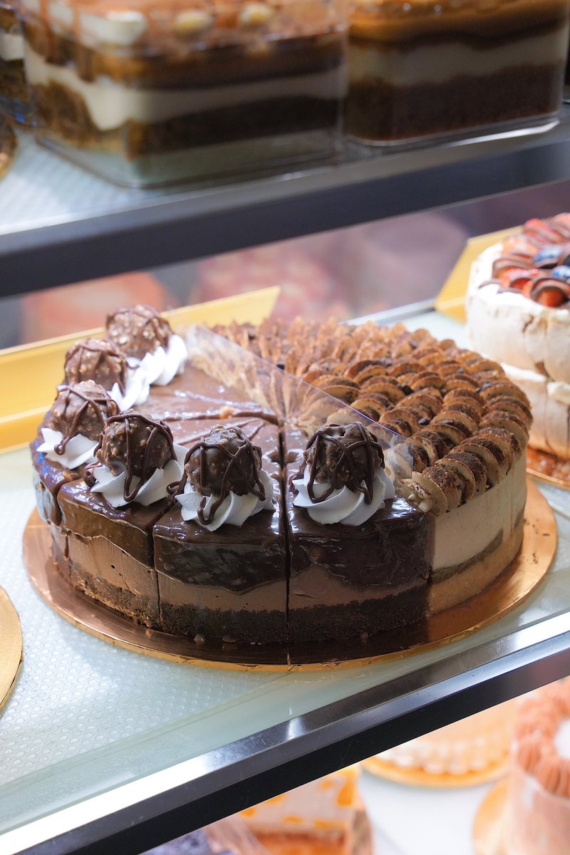 andragulacakery's tweet photo. Always with cakes 😍 https://t.co/uuaRZZQrAl