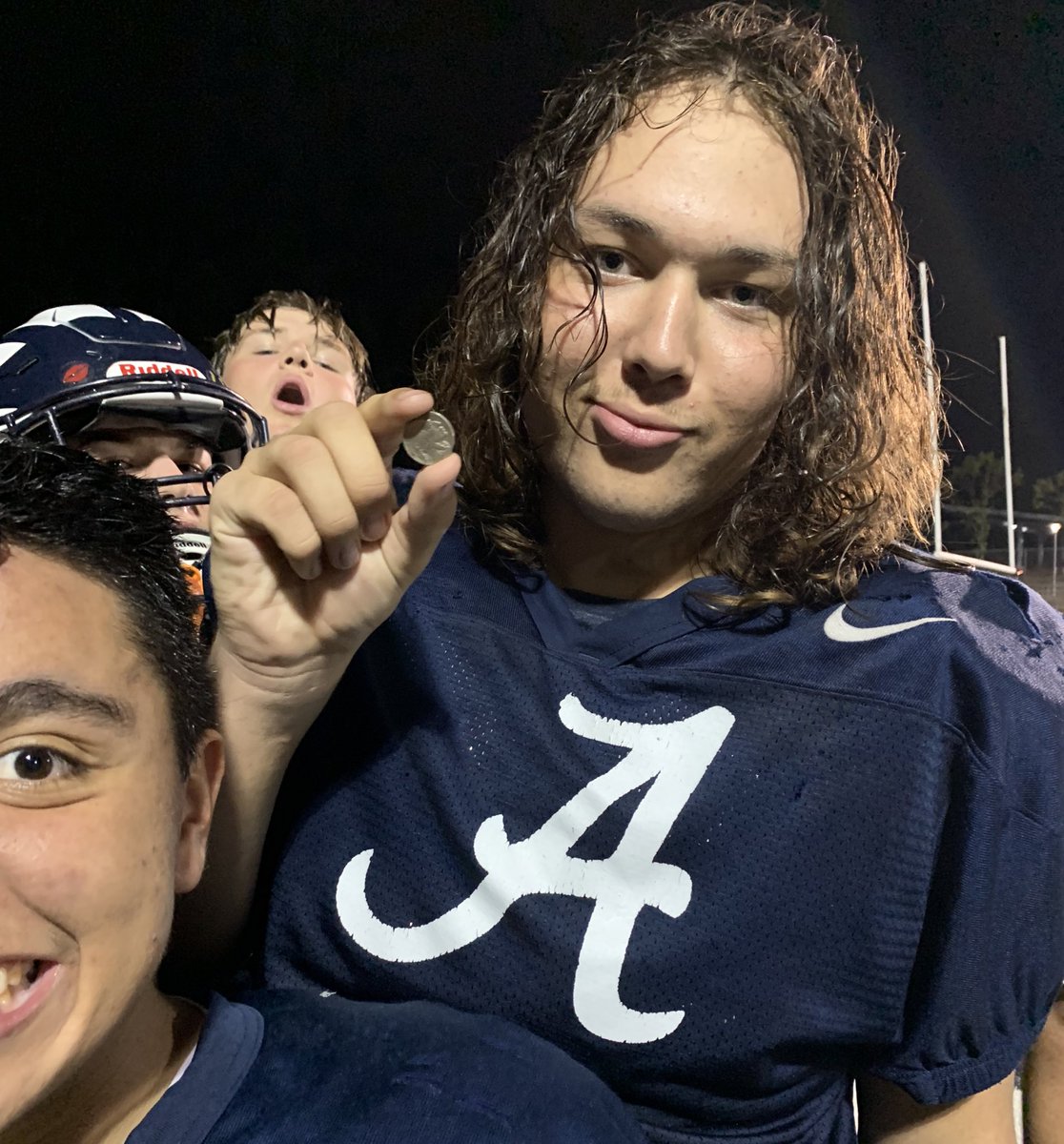 thadmoren's tweet image. Junior Logan Brantley was awarded his “Buffalo Nickel” in honor of his service to @AptosMarinerFB. Logan’s  start at Center vs Mission Prep was his 25th OLine start in the trenches for the program (all 25 of his HS games so far). #FiveStrong #BuffaloNickel ⛵️🆙