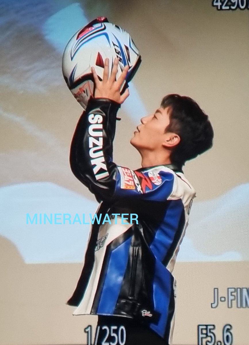 Mineral_WT's tweet photo. 230902 His instant moments
라이더자켓 당장 704벌 구매해..
#하이라이트 #윤두준 #두준 https://t.co/xMAkCDyCSh