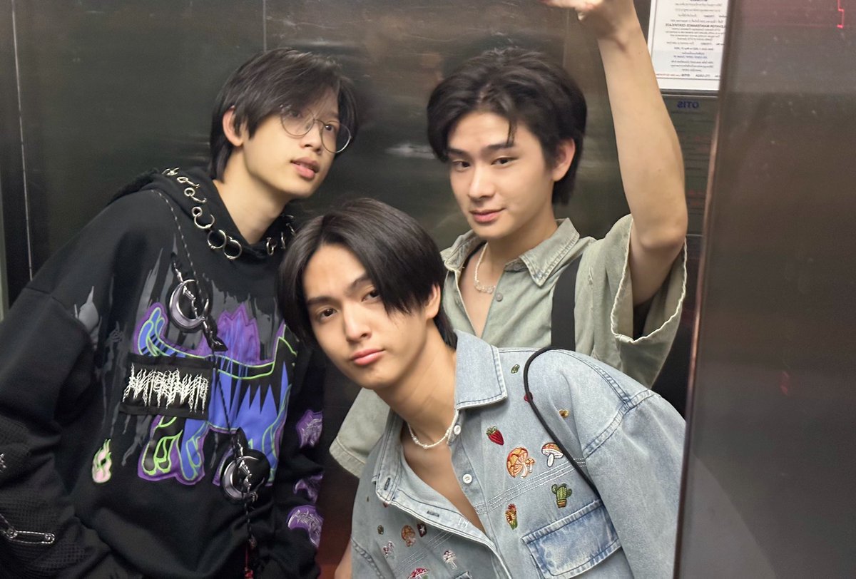 แมวดำ น้องไทย พี่เดช