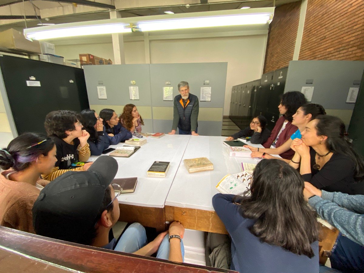 ICNUNAL's tweet photo. #ICN El Consejo Superior de la Universidad Nacional de Colombia en su facultades otorgará a nuestro apreciado Gary Stiles, la distinción Profesor Emérito. Un reconocimiento a su entrega por decadas a la formación de nuevas generaciones y a la investigación en biodiversidad. 👏🐦 https://t.co/g2GN89JdTu
