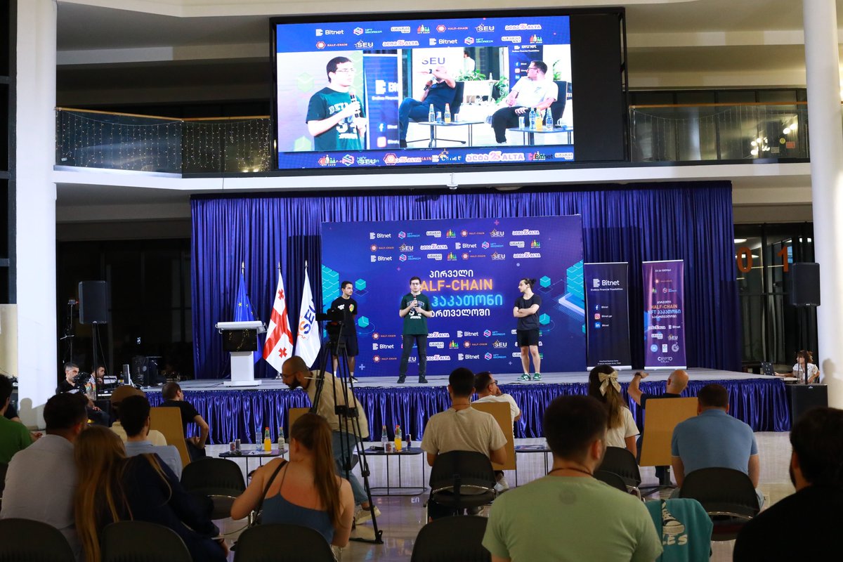 HALF-CHAIN tweet media