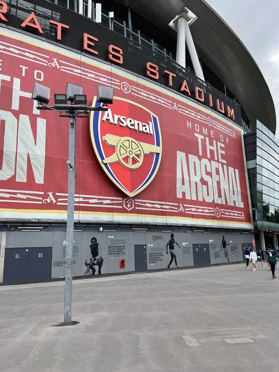 Hvor er det magisk at være tilbage igen, æft jeg glæder mig til kampen i morgen, Come on Arsenalll #ArsenalDanmark