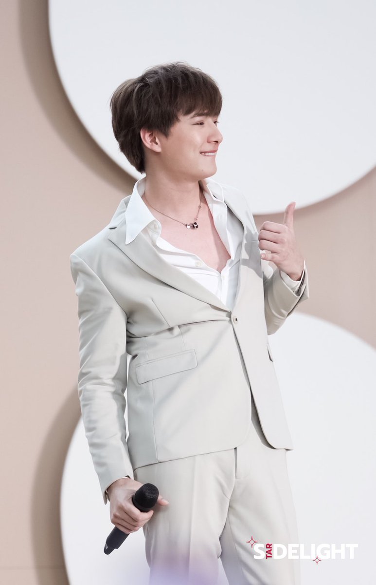 StarDelight_ent's tweet photo. แขกรับเชิญสุดพิเศษ “คริส-พีรวัส” ในงาน  Grand Opening THE RITZ CLINIC สาขาใหม่ใจกลางสยามสแควร์ ในงาน "THE RITZ BEGINS"

#THERITZCLINIC #THERITZBEGINS 
#THERITZCLINICGrandOpeningAtSiamSquare  #KristPerawat https://t.co/p1XMLnudto