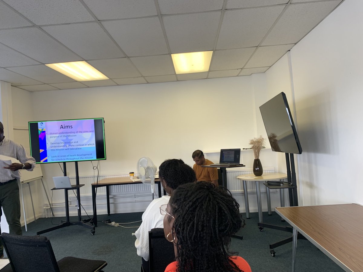 Five2Medics tweet media