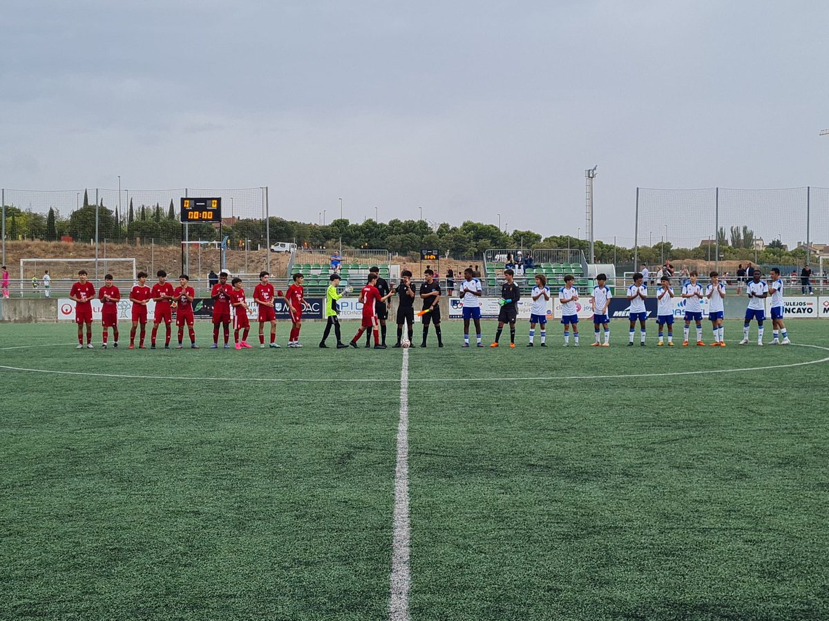 EM_ElOlivar's tweet photo. Primeros encuentros del Memorial “Mario Azúa”, I Torneo de fútbol Cadete ⚽️, en juego en las instalaciones #ElOlivar

@RZcantera 3-0 @Uniondamistad
@RZcantera 🆚 @CDECantera
@Uniondamistad 🆚 @CDECantera https://t.co/HHxmqo3yxe