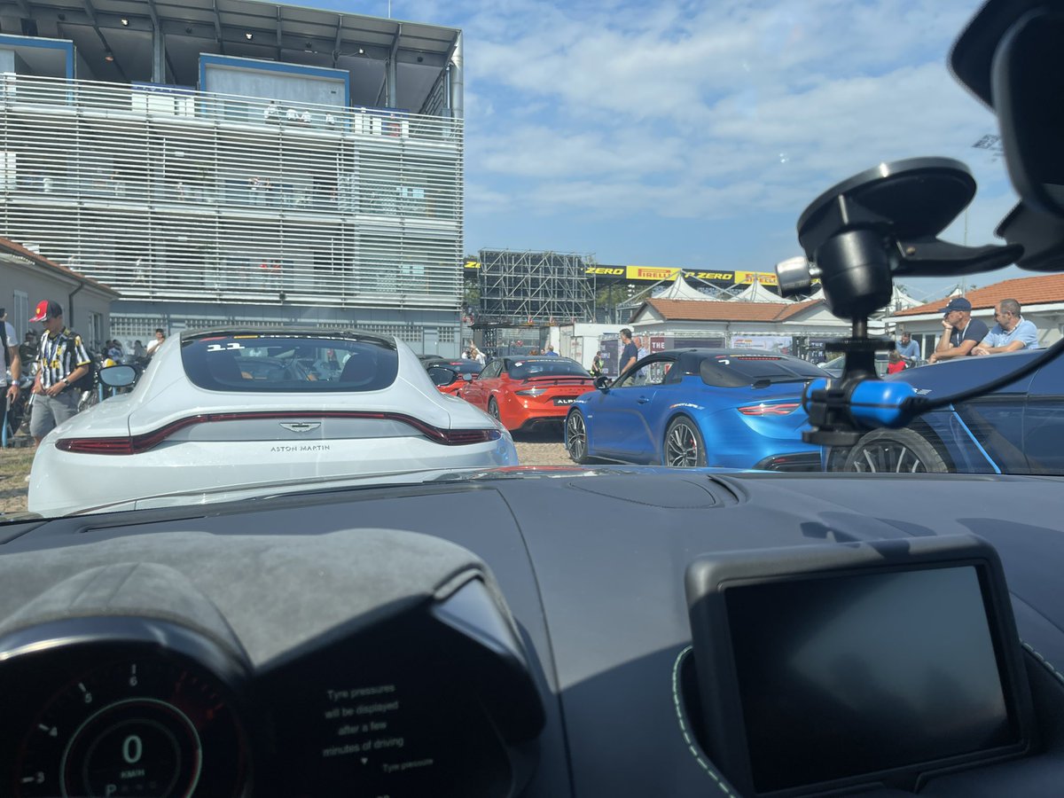 PedrodelaRosa1's tweet photo. Qué pasada poder hacer las hot laps aquí en Monza🙌 #PirelliHotLaps #Vantage #F1Edition https://t.co/sonj3IfUxd
