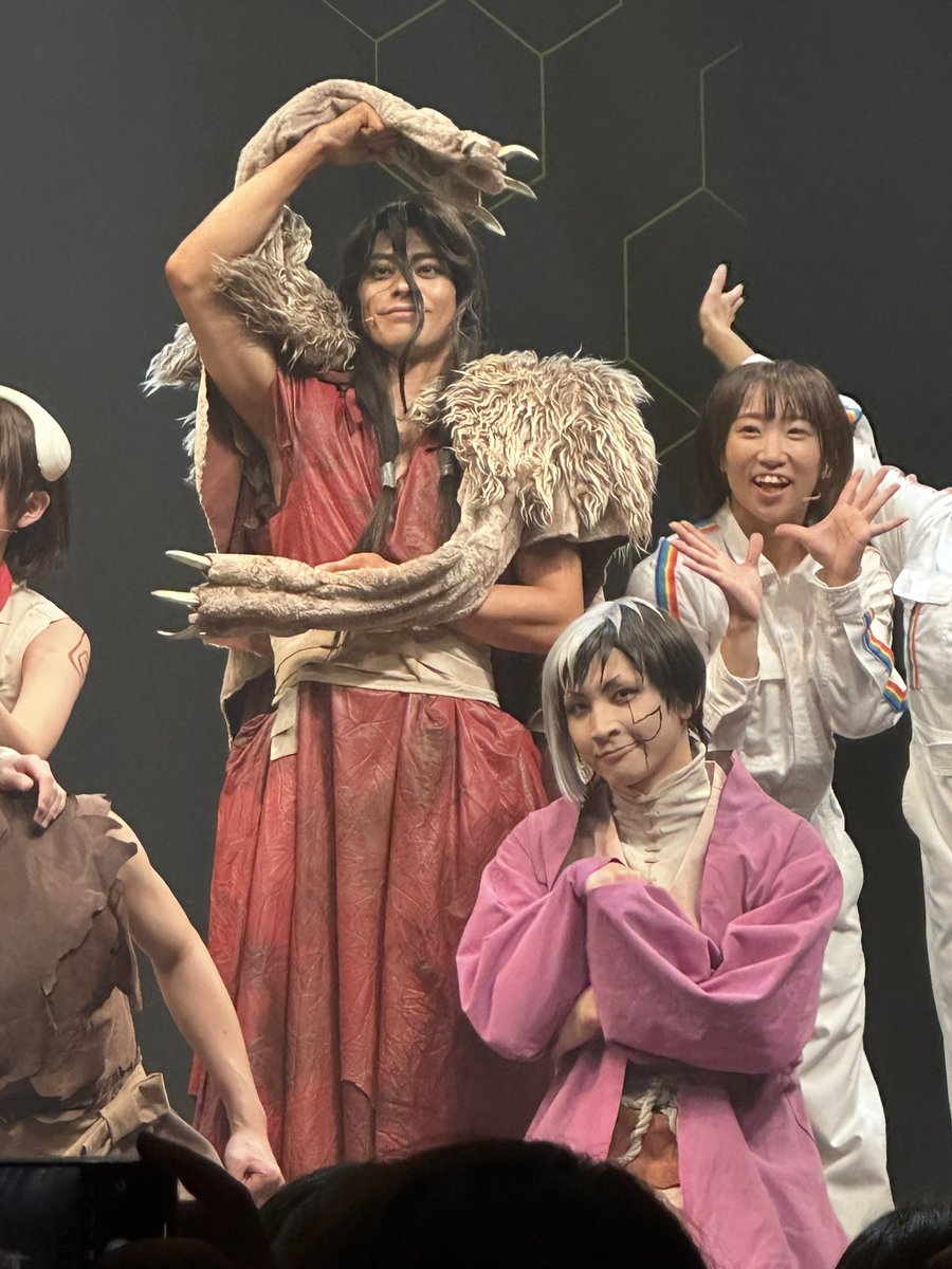全力でサイエンスポーズしてくれる司くん🥰

#ドクステ #ビバ再演ス