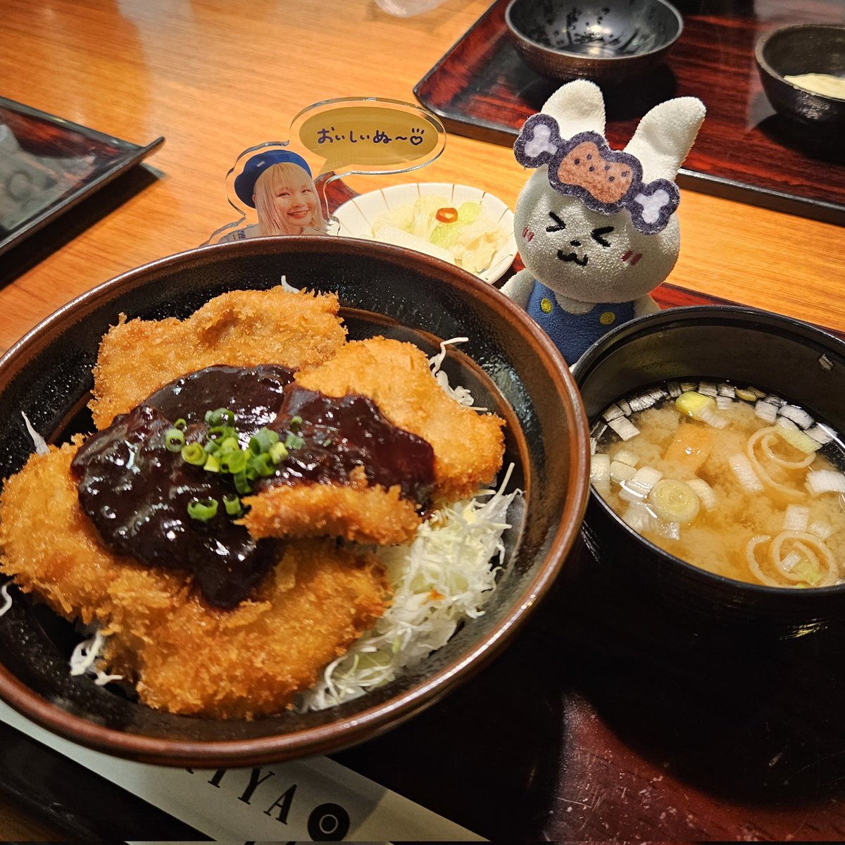 momo0419momoi's tweet photo. #MATSURIYA さんの
#味噌カツ おいしかったぬ〜😋
これで充電も完了🍖
#ハラミちゃんフォトコン47 https://t.co/wHwd1Enurh