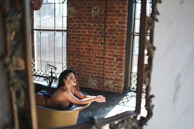 Thats how I look like when I take a bath, wanna join? https://t.co/yxBrjpqgmq