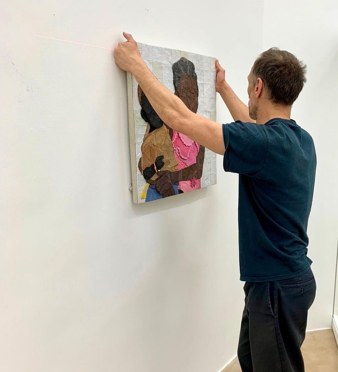 TespritTete's tweet photo. Du 3 septembre au 21 octobre j'expose à la galerie @artco.gallery à Bruxelles.
Pour ceux qui sont à Bruxelles en ce moment, faite un tour 😊

#Tespritart
#plastic #recyclage #dechets #chaussures #art #artcontemporain #chaussures #dirty #collage #tongs #environnement #dzimakpla https://t.co/okdZ7B5hOH