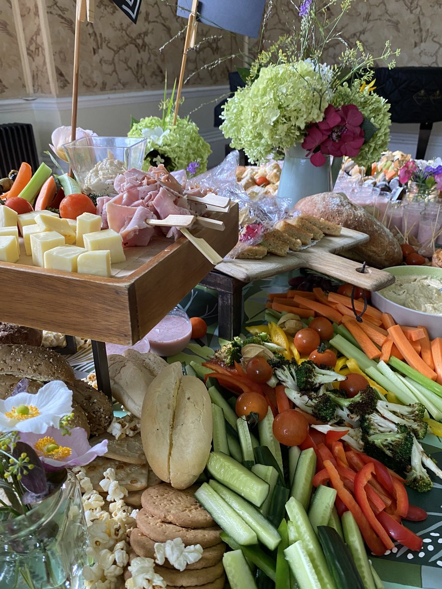 liz Colbourne tweet media