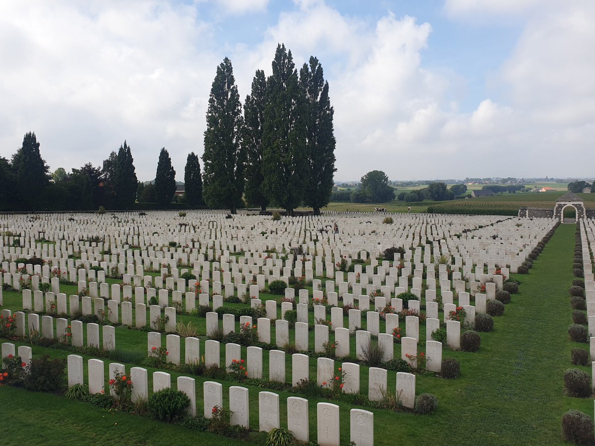 Cadets from <a href="/372Sqn/">372 (Barry) Squadron</a> today are visiting Passchendale,  Belgium 🇧🇪 and hav visited Tynecot Cemetery the largest Commonwealth war cemetery in the world in terms of burials (11961).  A very moving sight.

<a href="/CWGC/">Commonwealth War Graves</a> #whatwedo <a href="/aircadets/">RAF Air Cadets</a> #no1welshwing