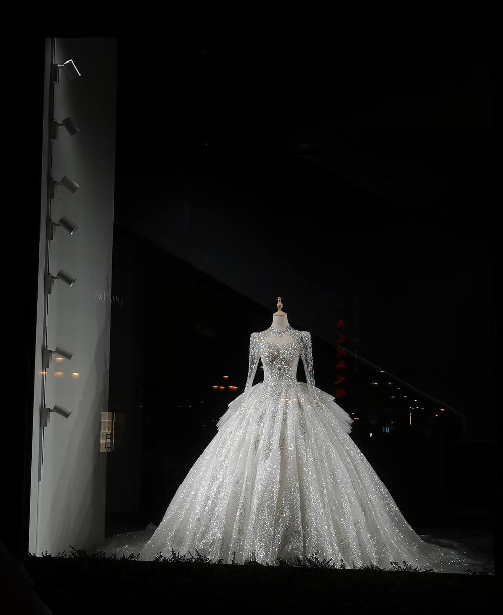TeamHejab's tweet photo. I would love to buy this wedding dress, can you tell me where it is? I would love to get married. Where is my groom? https://t.co/EO9tnkoXmf