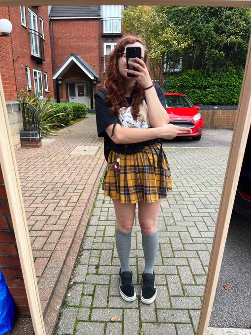 Your local goofy goober back at it again https://t.co/OcXY2EkFpd