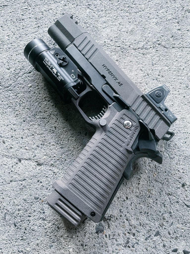 HYPENYX.45》 デトニクスとハイキャパのニコイチカスタム、通称キャパ