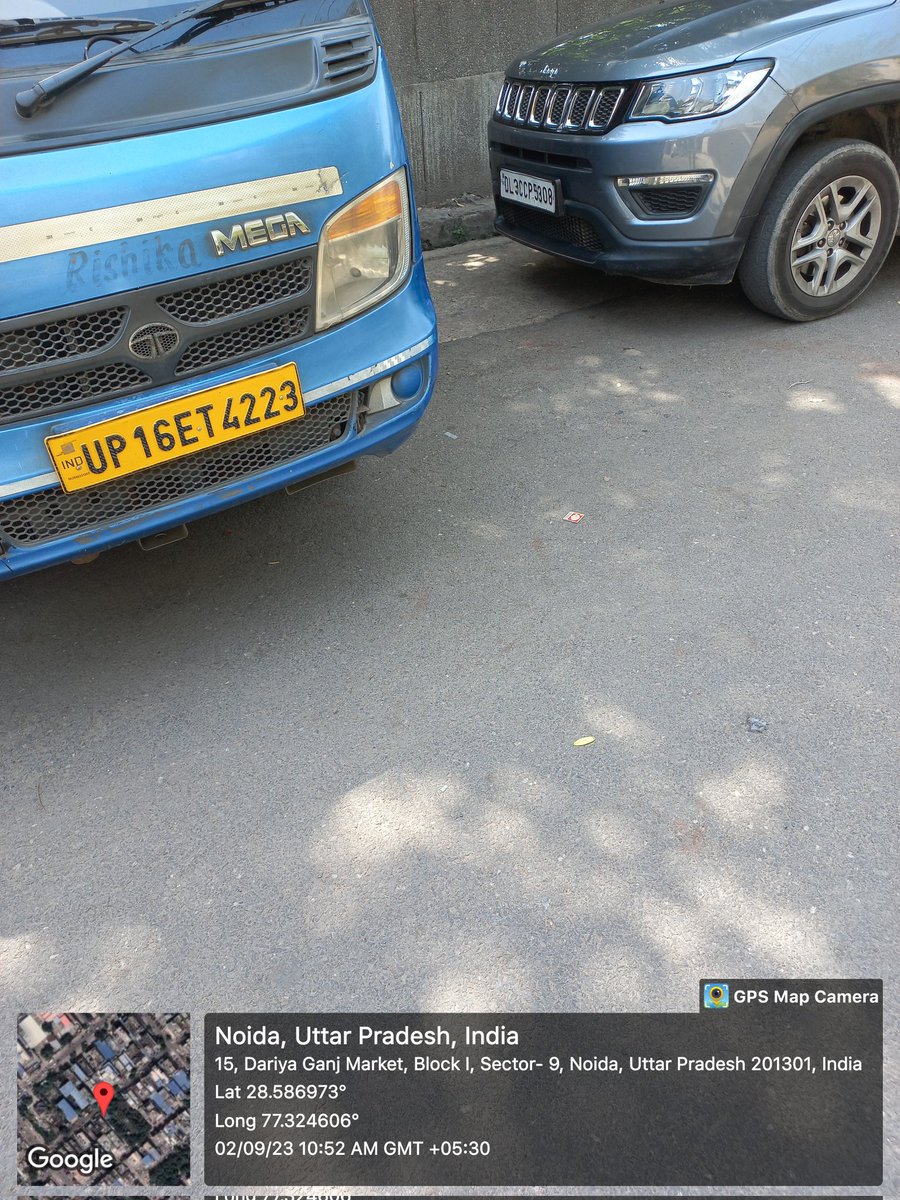 नोयडा। सेक्टर 9 के आई ब्लॉक के गलियों में बेतरतीब ढंग से बनाया वाहनों के अवैध पार्किंग का अड्डा,आवागमन में किसी भी प्रकार की परेशानी से तानाशाहों को कोई लेना देना नही।  <a href="/cfonoida/">GAUTAM BUDDHA NAGAR FIRE AND EMERGENCY SERVICE</a> <a href="/Uppolice/">UP POLICE</a> <a href="/noidatraffic/">Noida Traffic Police</a> <a href="/noida_authority/">NOIDA Authority</a>