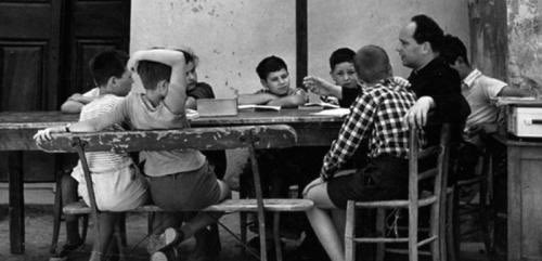 UgoMorelli's tweet photo. Don Milani: un’eredità controversa https://t.co/3wAkzuXUpB #enricobottero @00doppiozero "Scopo della scuola non è “insegnare” ma far apprendere e far apprendere a vivere insieme in modo solidale." https://t.co/MGyHCPXaSA