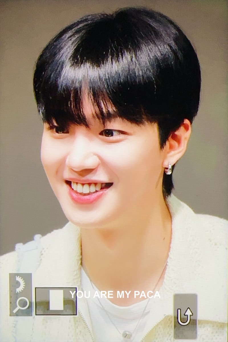 YOUAREMYPACA's tweet photo. 230902 팬싸

영민아 왜 하나도 변한거 없지…🍞

#임영민 #LIMYOUNGMIN @LYM_offcl 
#IN_MY_ROOM https://t.co/vFY7dvZ7AT