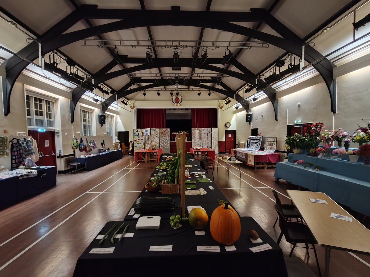 It's show day! #dinaspowys #villageshow #fruitandveg #giantveg #whoppers