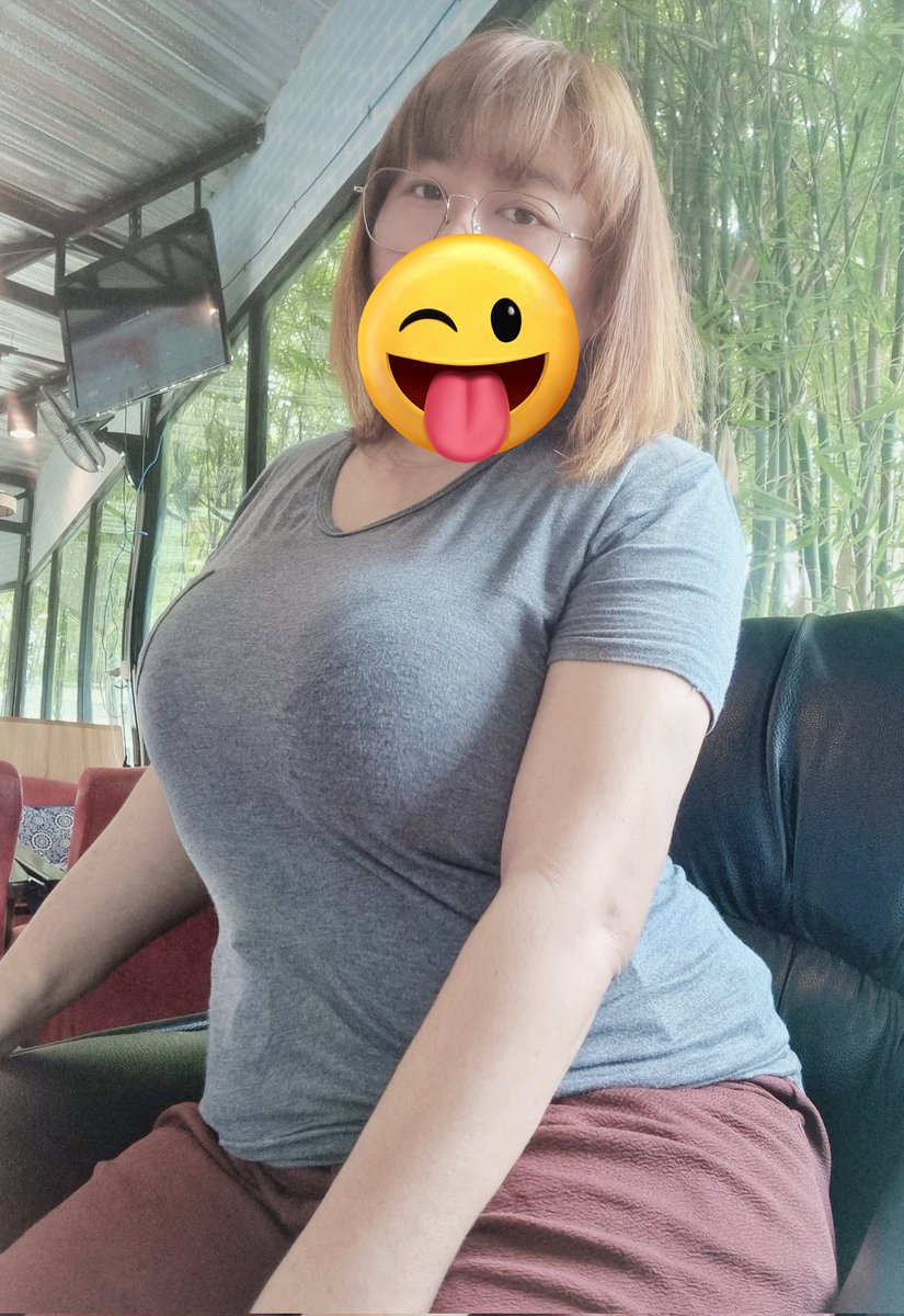 ง่วงนอน💜 tweet media