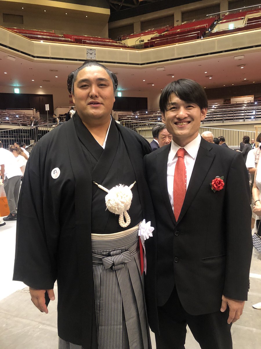 shishiou44ou's tweet photo. 八角部屋OB達と撮って頂きました。

#大相撲 #sumo #相撲 #八角部屋 #八角親方 #還暦土俵入り #吉祥寺 #はり灸マッサージししおう https://t.co/SCsHoFSStz