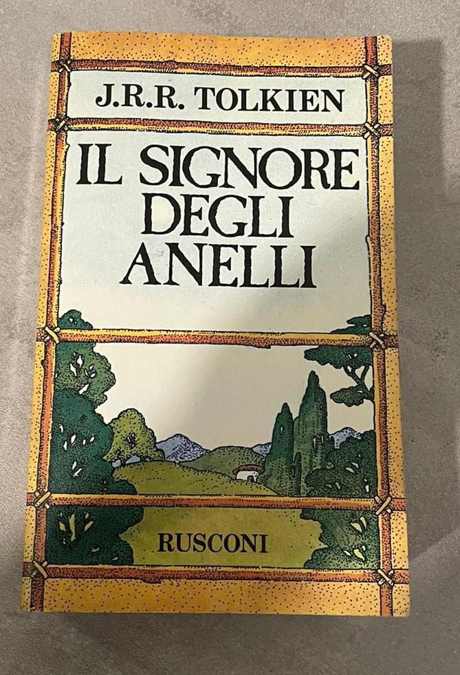 g_sangiuliano's tweet photo. Il libro di oggi:          
📘 Il Signore degli Anelli - J. R. R. Tolkien
#leggere #libridellacultura #2settembre  #cultura #librodelgiorno https://t.co/BHw1AeCuK4