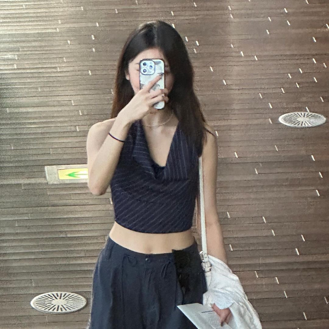 ARE WE SEEING THIS YUNJIN.
