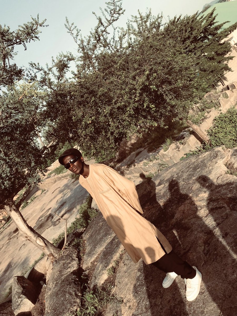 BigzaddyShaqz's tweet image. I never go wrong on my native “Pengthing” OUT soon 🚀🥀🎶🔥🧡

#explorepage #bigzaddyshaqzmusic #newmusicoutsoon #nativefashion #fashionstyling #alternativefacts #africanfashion# stylechallenge