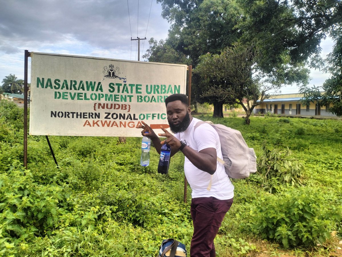 AondoverSolomon's tweet photo. Day 6 
At Akwanga got me excited as am moving to meet The Man of HONOUR and INTEGRITY and appreciate him for what he is doing.

His Excellency Hon. Nyesom Ezenwo Wike - CON, GSSRS 

#AondoverSolomon
#HonorableMisterForFCT
#NyesomWike
#ClimaxNigeria #EnergyDrink
#TrekkingForHonor https://t.co/M9oAOSTeRE