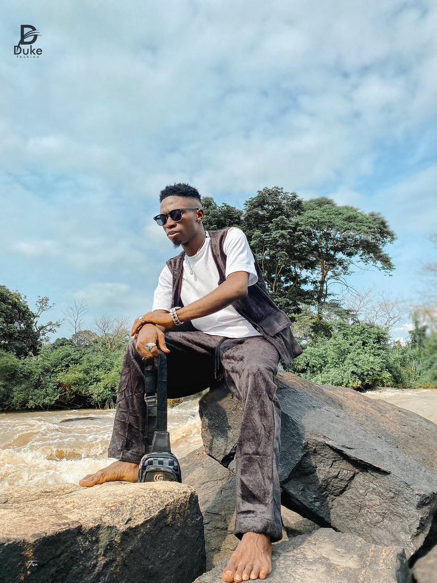 dukefashionhq's tweet image. Whoever says money can't buy happiness hasn't shopped from Duke!

Check out the second outfit of #SilverCollection!

#AvailableNow
Location: Ilorin 
Nationwide Delivery 
WhatsApp: +2348108959881