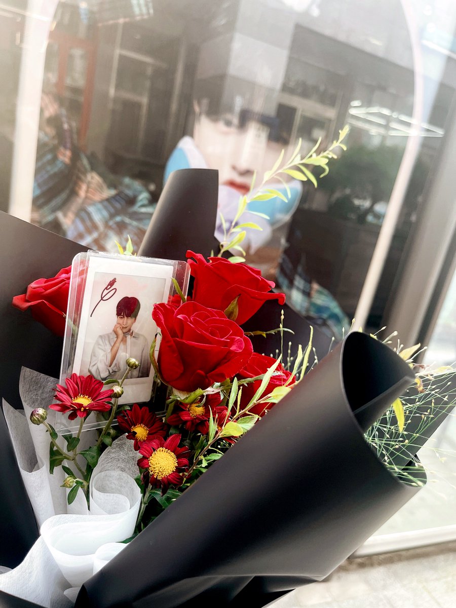 ignition0902's tweet photo. 영조야 생축ㅋㅋ🌹🔥

𝐼 𝑤𝑖𝑙𝑙 𝑙𝑜𝑣𝑒 𝑦𝑜𝑢 𝑓𝑜𝑅𝑒𝑉𝑒𝑟❤️‍🔥 
다들 행복한 하루 보내세용🌹 

#RAVN_DAY_foReVer
#레이븐_인생의_햇빛_생일축하해 https://t.co/DZiJvwRwv9