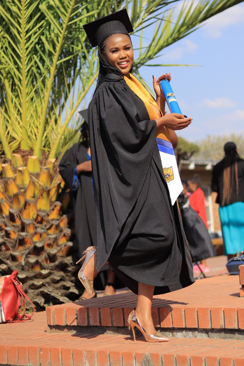 Tumyhlapisi's tweet photo. 1st September 2023
Lesotho College Of Education 
Good morning 🎓👩‍🎓👩‍🏫 https://t.co/vlAQMDck1n