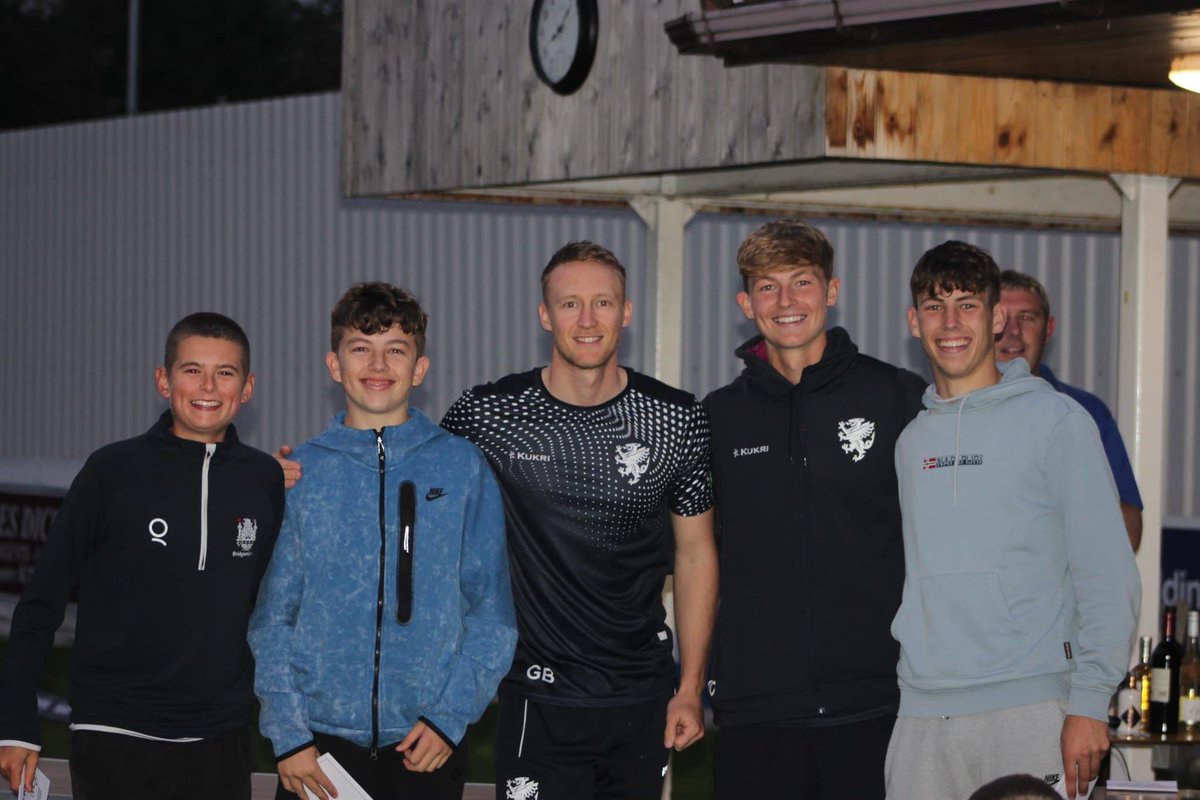 We hosted a fantastic youth presentation night, to celebrate the achievements of our fantastic youth section. Thank you to all our players and volunteers who supported 2023 and to @georgebartlett9 and @AlfieOgborne for presenting the awards 💙💙