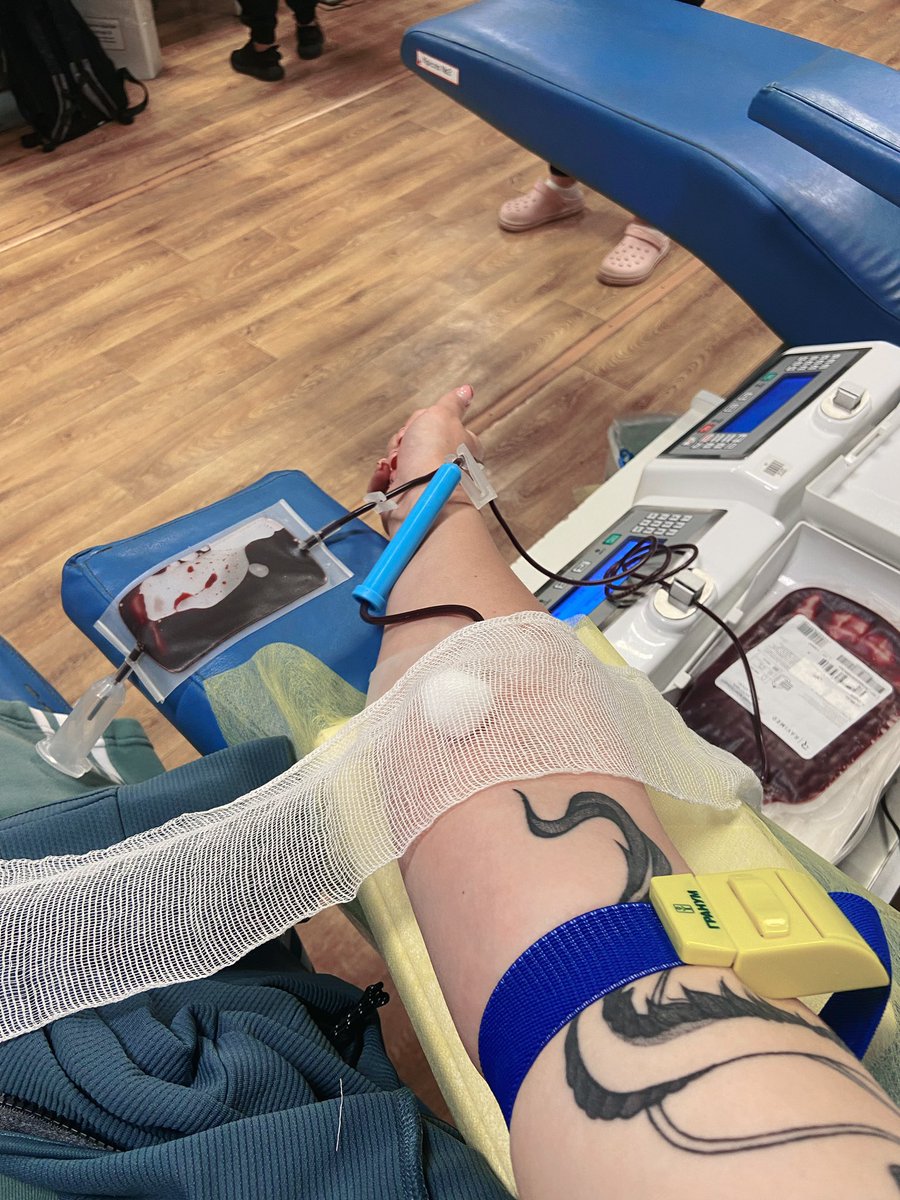 всім привіт! 
я повернулась зі своєї 4 донації і закликаю вас(звісно, якщо ви не маєте протипоказань) здавати кров на допомогу ЗСУ, та просто потребуючих 

ваша кров теж може воювати ❤️