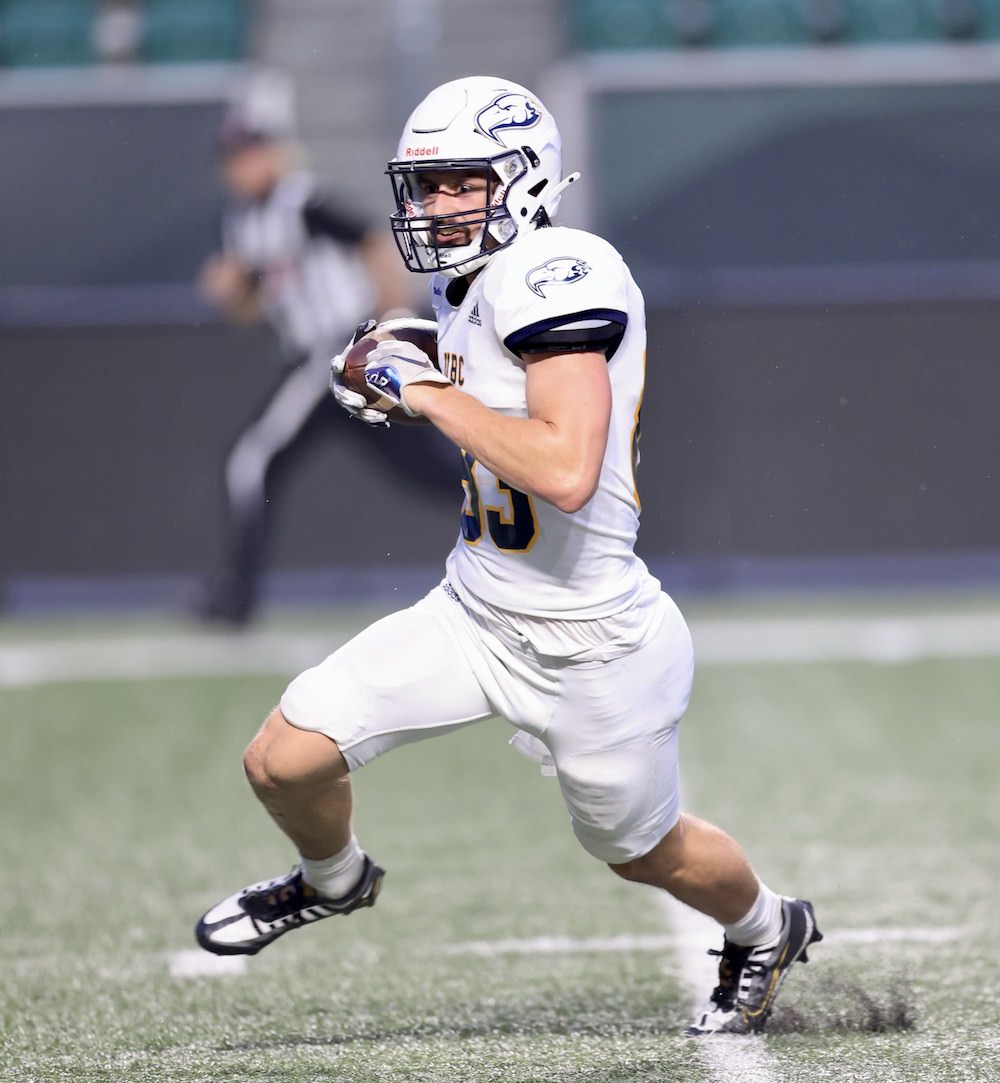 UBC football '23: As Rooker's return, Sudden Sam's arrival spark 25-10 road win over Rams, Thunderbirds' young defensive core takes giant step forward in Regina! tinyurl.com/3f53jwsw @ubctbirds @CoachNill @ShoWill33 @BCHSFB @LangleyEvents @SamDavenport20 @garrettrooker12