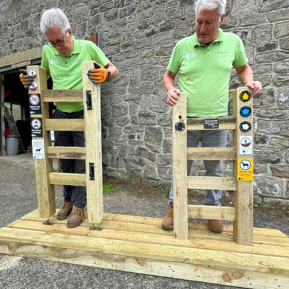 Ranger Matty <a href="/PeakPark_PPCV/">PPCV</a> has constructed this brilliant collapsible wicket gate designed to educate our volunteers on gate dressing and swinging techniques. 👏

It will also be used at various events where we can educate others on how our gates are made and operated. 🙌