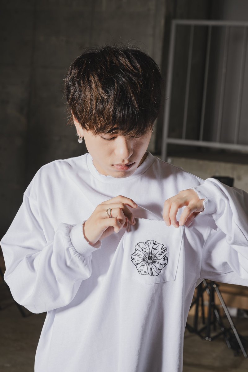 nairu_koja0113's tweet photo. 9月9日(土)12時〜にZOZOTOWNで販売される
デニムジャケット
ロンT
バケットハット
のモデル画像が届きました♪
どう?良い感じに撮れるでしょ?☺️
凄くこれからの季節に使いやすいアイテムなので
是非購入してお揃いにしましょう😌✨
#ZOZOTOWN #INTERFACTORY
#アパレル #秋コーデ https://t.co/WDCBEUqEg5