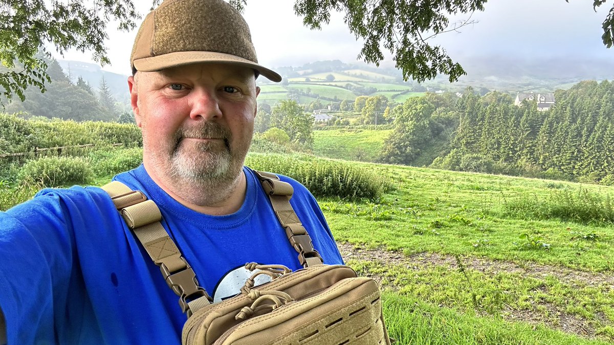 M0IAX's tweet photo. Got myself a new bag for portable #amateurradio it’s the perfect size for my #surfacego2 and power bank and as it’s carried on my chest helps spread the load on the bike or on foot. Will be using this over the weekend. Bag on Amazon https://t.co/mO1CeRhbgS https://t.co/l96jGKNTbl