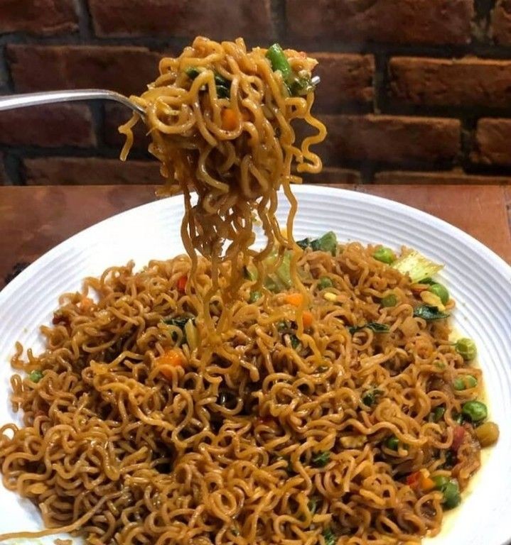 Grachidex's tweet photo. Spaghetti       or           Indomie https://t.co/wQduhQXoR9