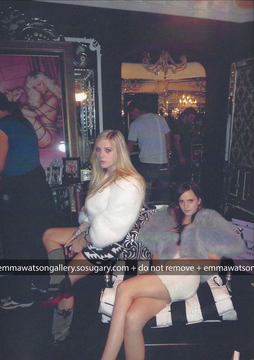 emmwtsnsgallery's tweet photo. NEW! Emma unseen photos scanned from the Sofia Coppola Archive.
Gallery: https://t.co/DWUnPhfkyO
#EmmaWatson #sofiacoppola #theblingring #ewatson #heforshe https://t.co/brC8StTLx5