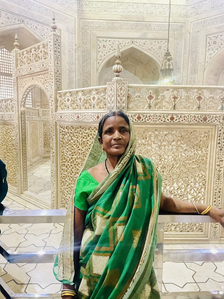 Sanjay26494's tweet photo. At Tajmahal with Maa https://t.co/6NTd1BSjat