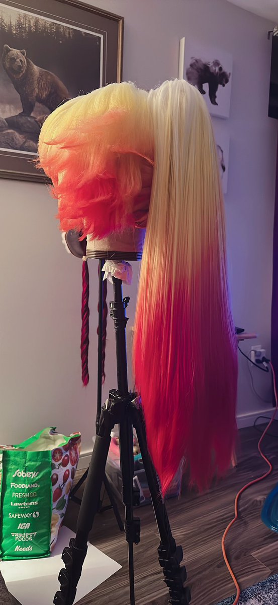 OokamiBlu's tweet photo. Finished my Fire Flower Bowsette wig today! She's all hand dyed and lovely! 

#bowsette #bowsettecosplay #bowsettecosplayer #princesspeach #supermario #SuperMarioBros #bowser  #bowsercosplay #cosplay #cosplayer #wig #wigbuild #wigstylist #peach #peachespeachespeachespeaches https://t.co/cuQ3hbD7W2