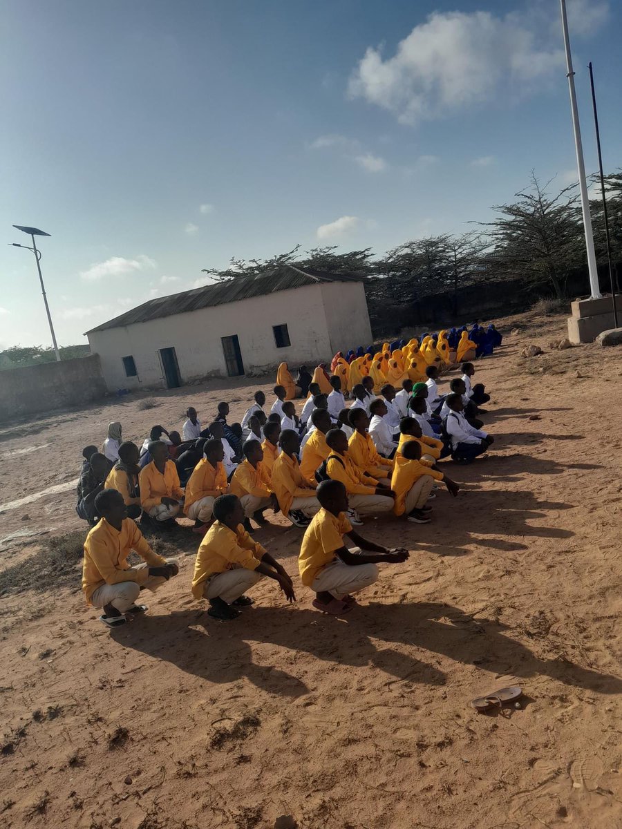 SakariyeDhegnas's tweet photo. Big day for the newly liberated historic town of Harardheere.

110 students go back to primary and secondary school for the first time in almost a decade. https://t.co/6TpDEudg6e